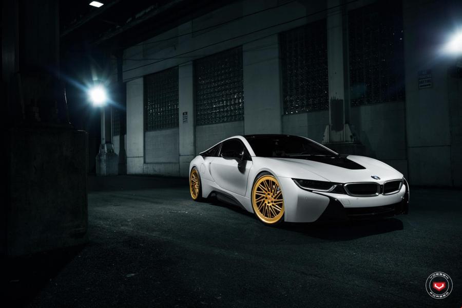  BMW i8 on Vossen Wheels (LC-105T) 2016 года  (фото 2 из 9)